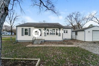 Building Photo - 3 Bedroom Pet-Friendly Home in Louisville, KY with Main Street Renewal