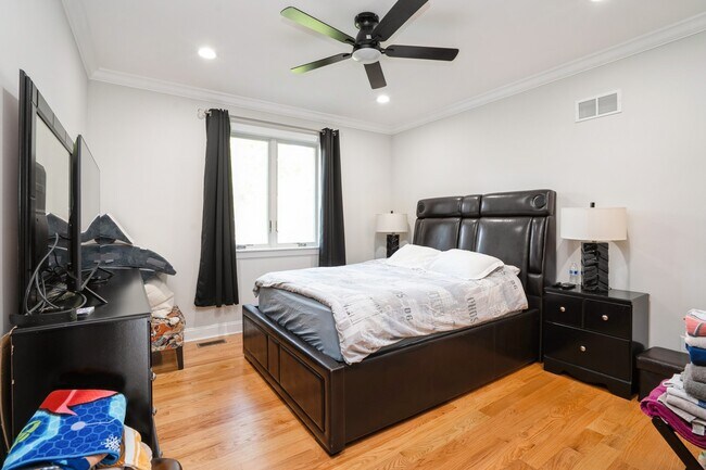 Building Photo - 105 Westervelt Pl