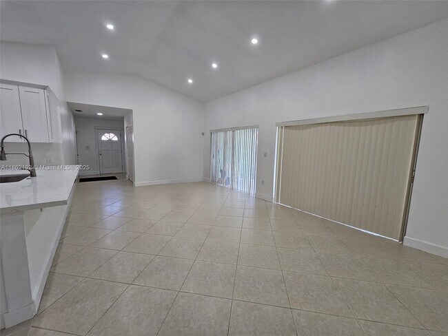 Building Photo - 15160 SW 128th Ave