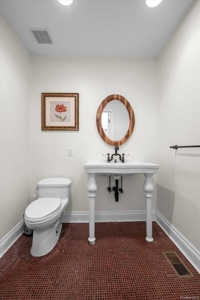 Building Photo - 87 Arleigh Rd