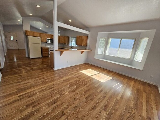 Building Photo - 3 bed 2 bath 2 Car Garage Cimarron Community Home FOR RENT!