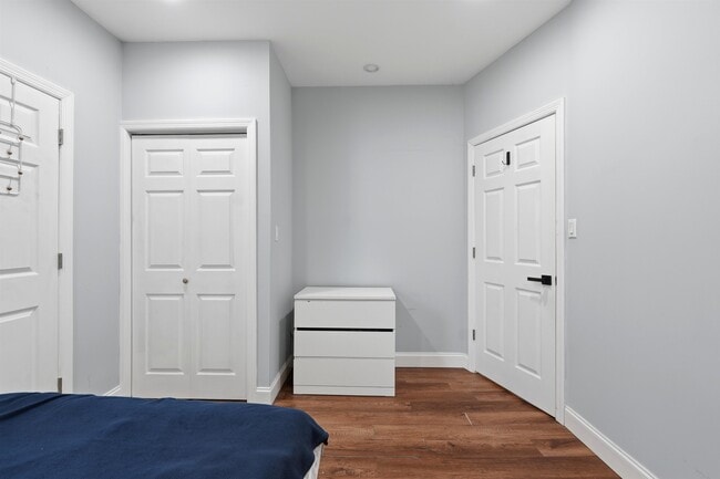 Building Photo - 17 Troy St