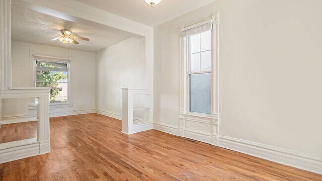 Building Photo - Unique 2 Bed, 1 Bath Home in the Lincoln P...