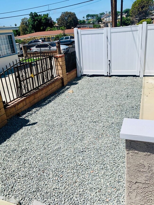 Building Photo - Newly Constructed 2BD/1BA Duplex Available...
