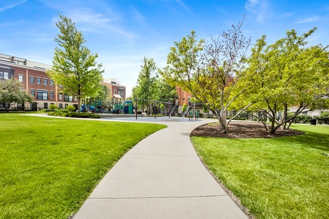 Building Photo - 1111 W 15th St