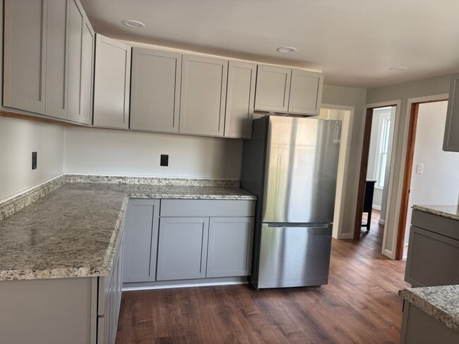 Building Photo - Village of W Carthage 4 Bedroom / 1.5 Bath...