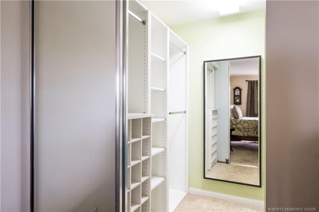 Building Photo - 9293 SE Hawks Nest Ct