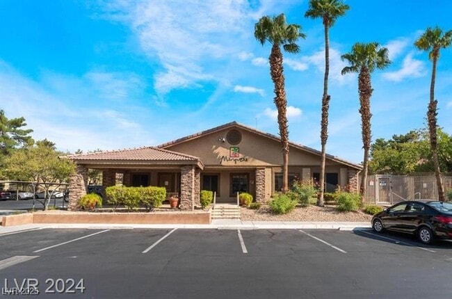 Building Photo - 7200 W Pirates Cove Rd