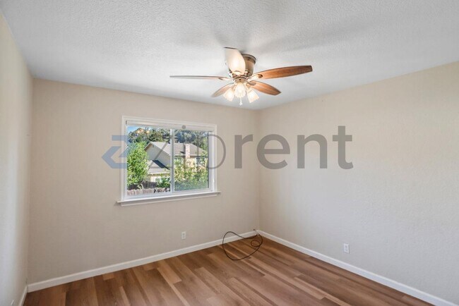 Building Photo - 2472 Camino de Jugar