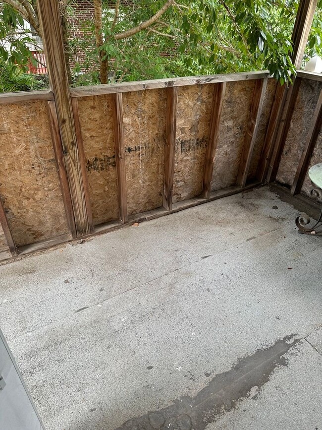 Building Photo - Updated 3 bedroom home in the City with re...