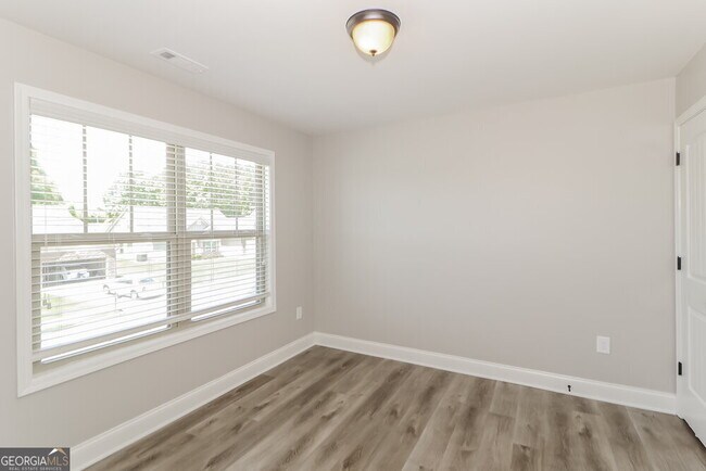 Building Photo - 235 Summer Gate Ln