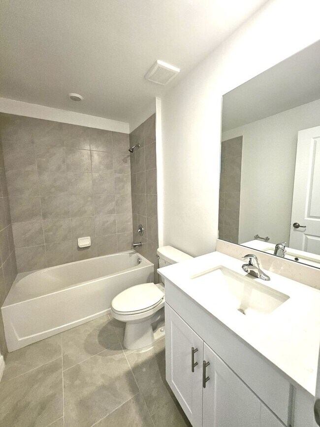 Building Photo - Brand New Rotonda home