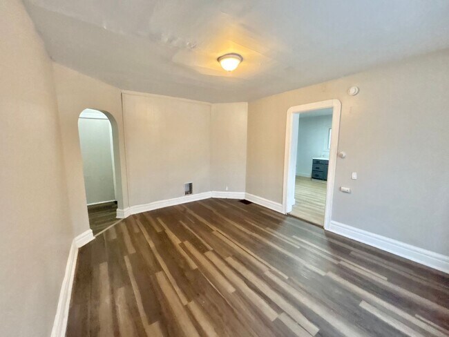 Building Photo - 148-152 Grand Avenue