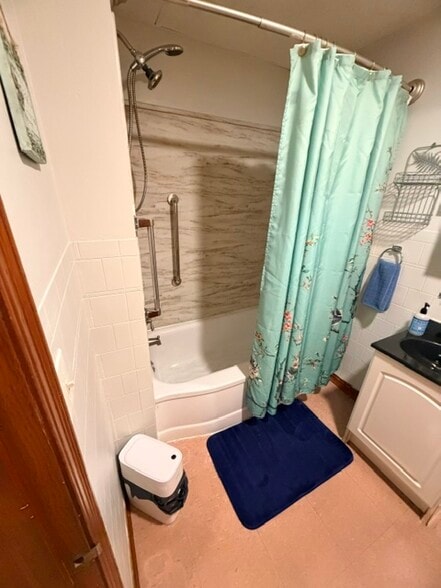 Bathroom2 - 20 Curtis Ter