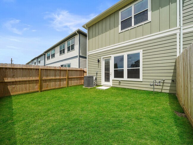 Building Photo - 1518 Colonial Gorge Dr