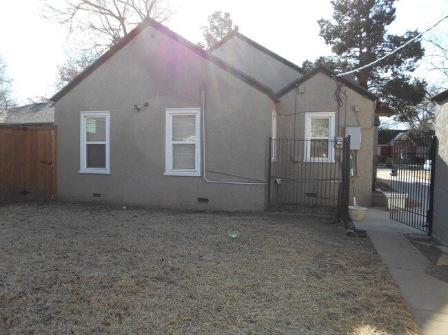 Building Photo - 2518 25th St