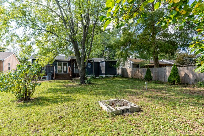 Building Photo - 491 Stratford Dr