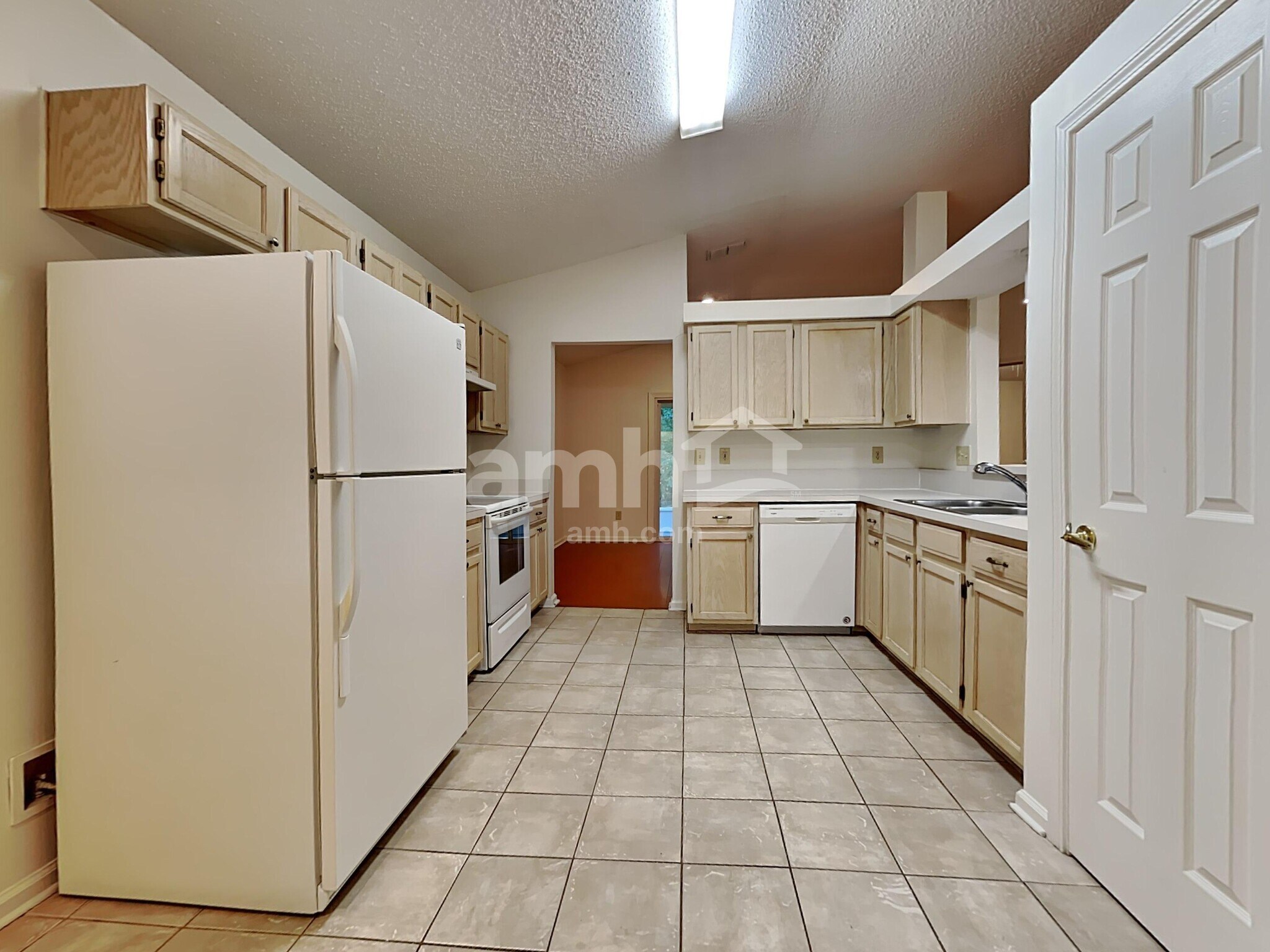 Building Photo - 7804 Spring Branch Dr S