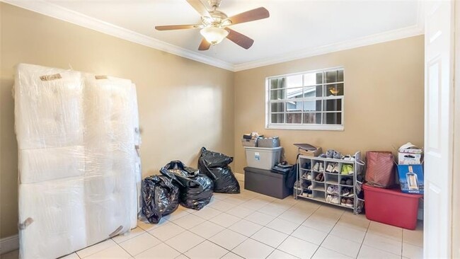 Building Photo - 6624 NW 1st Ct