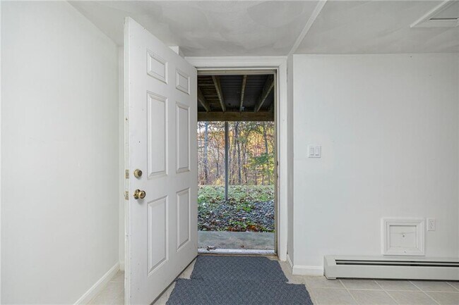 Building Photo - 42 Rollingwood Dr