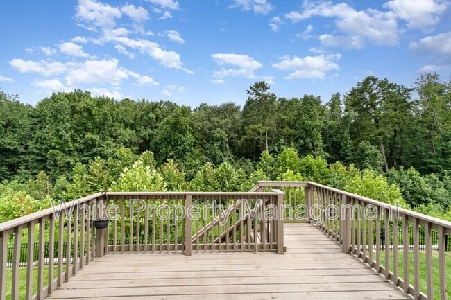 Building Photo - 209 Forsythia Ln