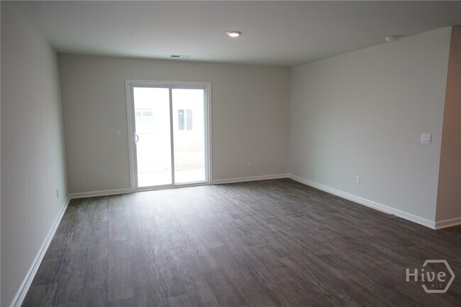 Building Photo - 102 Red Admiral Ln
