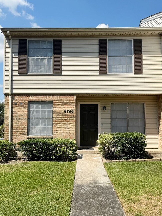 Primary Photo - 8746 Glen Meadow Ln