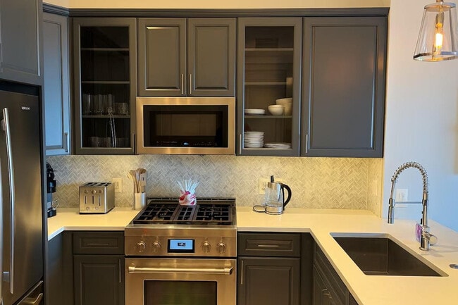 Building Photo - 1616 Anderson Rd