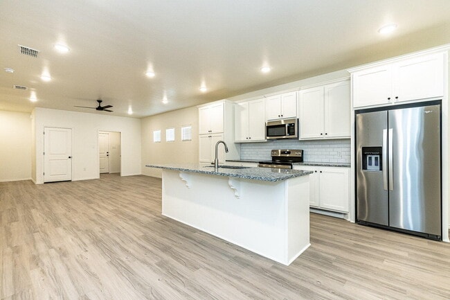 Building Photo - 5549 Lehigh St