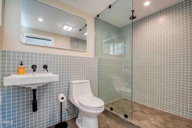 Building Photo - 1014 Stearns Dr