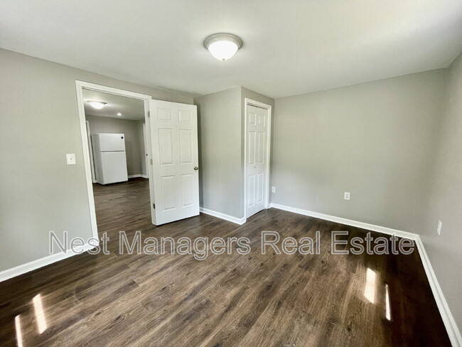Building Photo - 318 Grimes St
