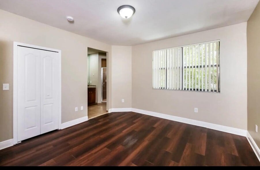 Building Photo - 3720 SW 69th Ave