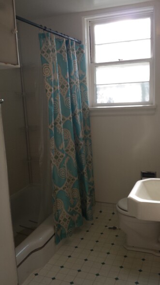 Bathroom (tile and sink have been replaced since this photo) - 901 Country Club Ave