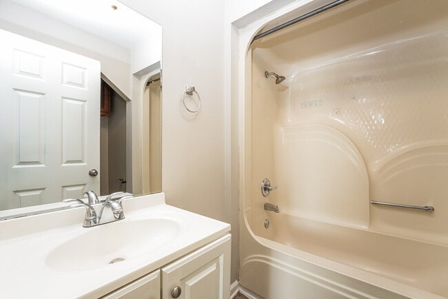 Building Photo - 454 New St