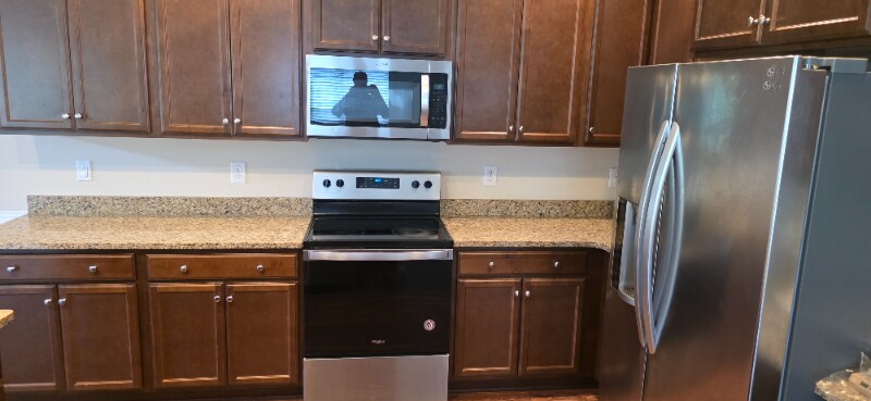 Building Photo - 823 Silver Leaf Dr