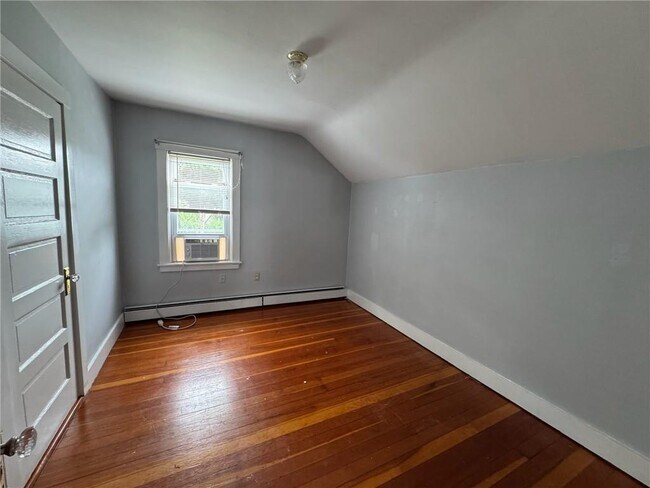 Building Photo - 67 Hall Ave