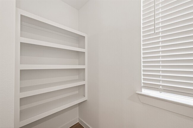 Building Photo - 3506 Blue Mockingbird St