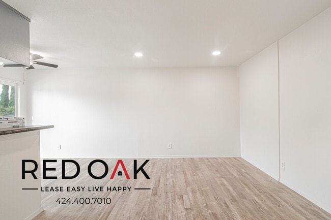 Building Photo - 7350 Hazeltine Ave