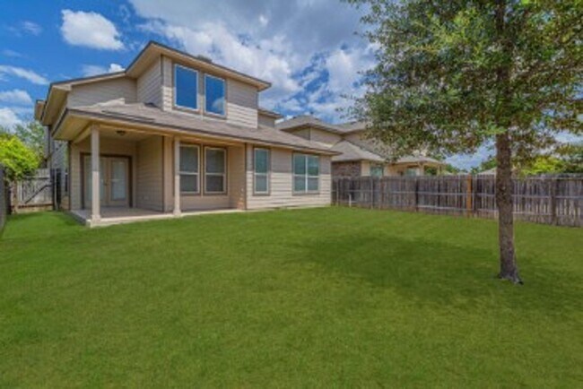 Building Photo - Great 4 bedroom 2.5 bath in Wildhorse