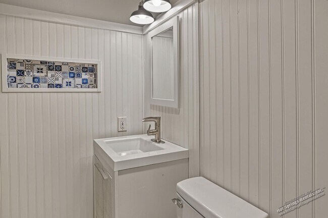 Building Photo - 8 Tarifa Ln