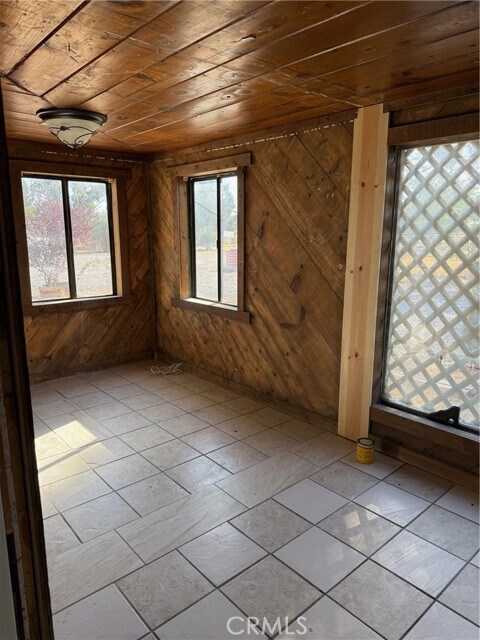 Building Photo - 16100 Navajo Rd