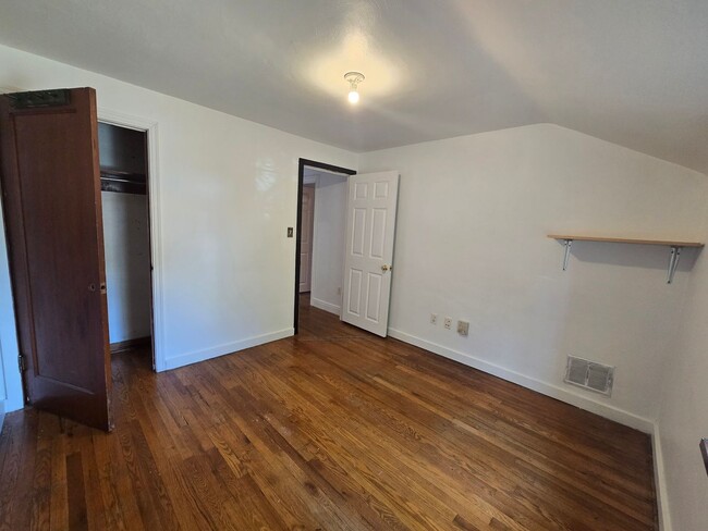 Building Photo - Beautifully Kept 2 Bedroom Home in Penn Hi...