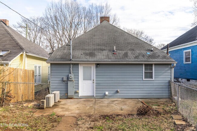 Building Photo - 1443 N 4th Ave