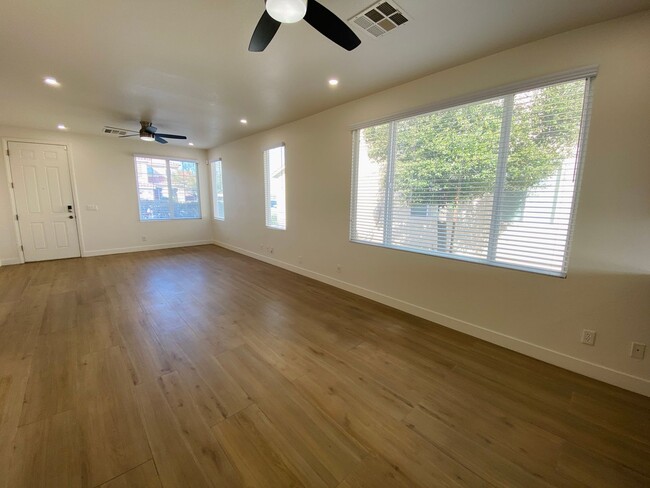 Building Photo - Beautiful single story in the Southwest! Quiet, secluded, and gated Sequoia community with park!