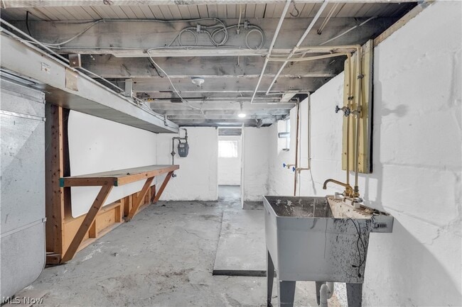 Building Photo - 4118 Clybourne Ave