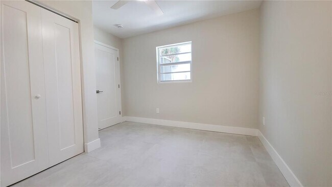 Building Photo - 5039 N Beach Rd