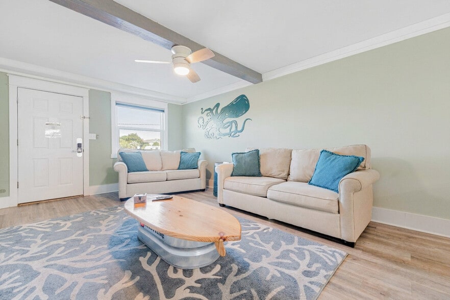 Building Photo - 885 Santa Rosa Blvd