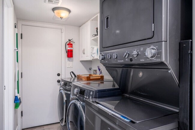 Building Photo - 12202 N 60th St