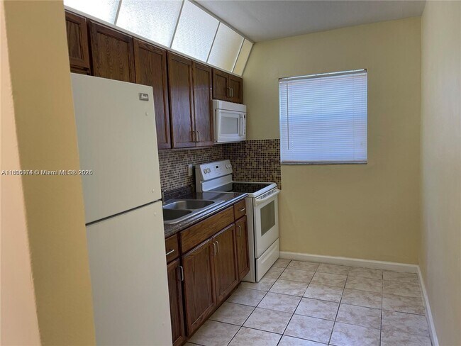 Building Photo - 7340 NW 37th St