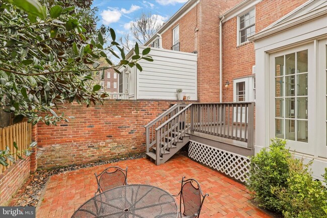 Building Photo - 414 Jefferson St